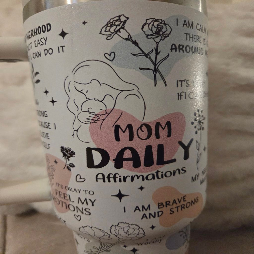 Mom Daily Affirmations Water Bottle & Thermos 40oz , White with Pink Accents - Picture 10 of 13